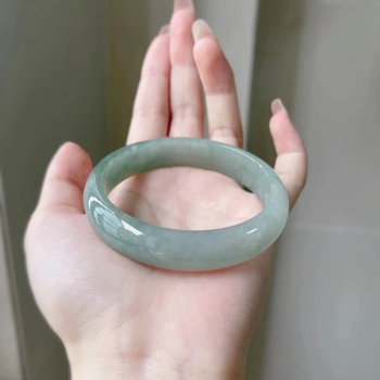 Jado apyrankė su auksiniu įkaldymu, ledo tipo nefritas, rankų darbo, unisex etninis stilius, kilmė Yiwu, vasara 2024