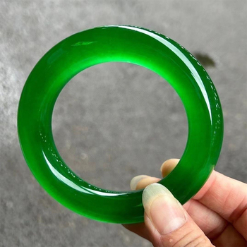 Nefrit karkötő | Tiszta polírozott felület | Eredet: Yunnan | 2025 tavaszi bevezetés | Könnyű luxus stílusú kézzel készül ékszer