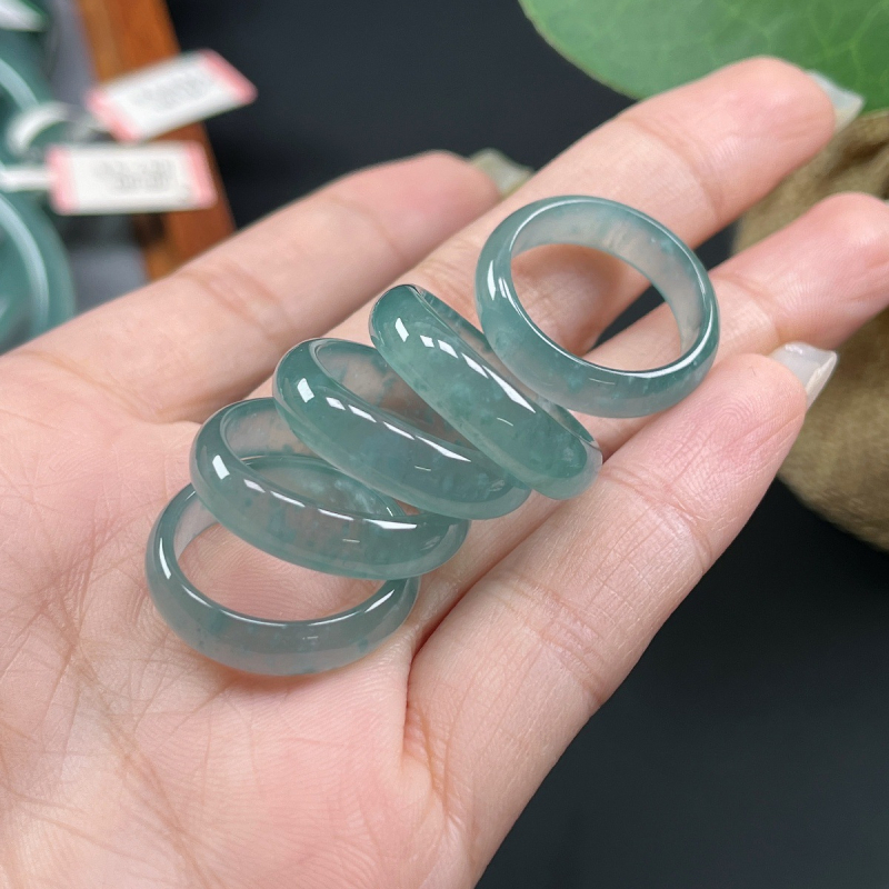 Nefrito žiedas – ledinio tipo nefritas, rankų darbas, unisex, kilmė Mianmaras, 2025 m. pavasaris