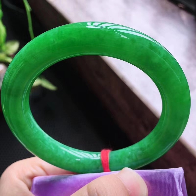 Narukvica od nefrita | Ice-Waxy tip, etnički ženski stil, poliran, geometrijski oblik, porijeklo Myanmar