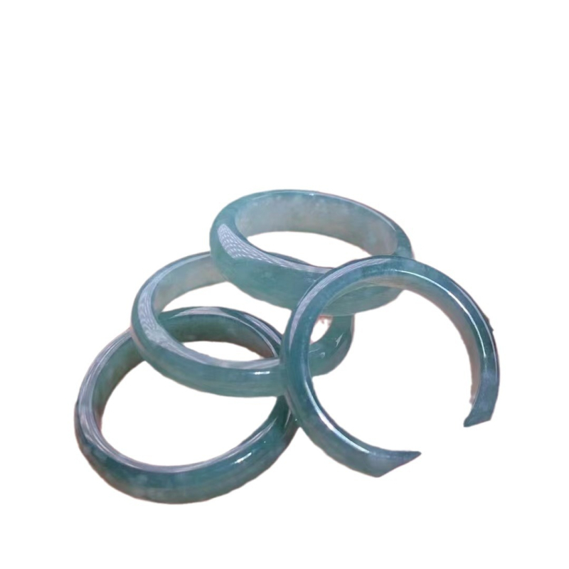 Jadeite gyűrű etnikai uniszex stílusban, polírozott felület, származás Shantwei, 2024 nyár