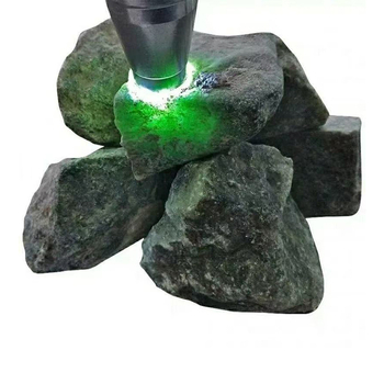 Burmai jádeit karkötő - nyers kő, romb alak, uniszex, könnyed luxus stílus, testreszabható