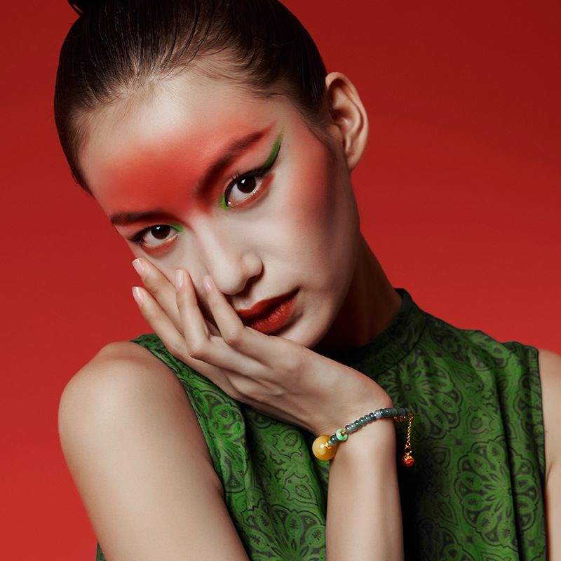 Brățară din jad natural, Gradul A, placare cu aur 18K, mărgele rotunde, clopoțel emailat