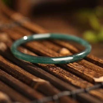 Jadeit karkötő, kézzel készített, teljes kör dizájn, uniszex, letisztult stílus