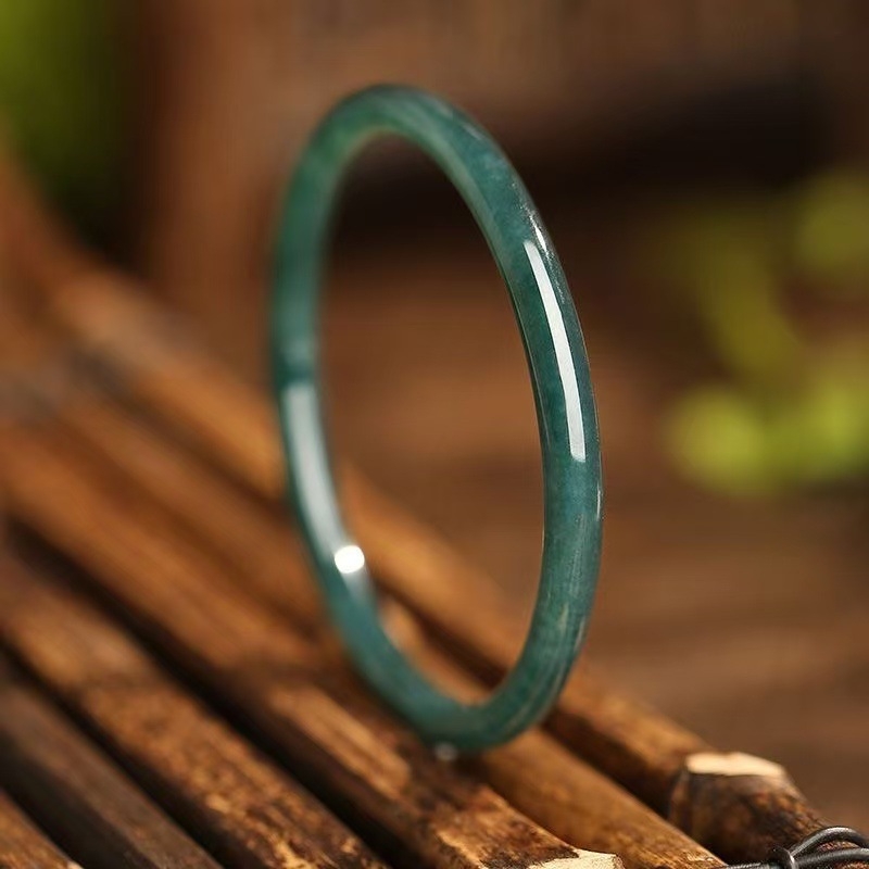 Jadeit karkötő, kézzel készített, teljes kör dizájn, uniszex, letisztult stílus