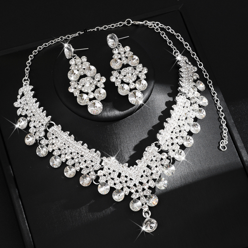 Set nakita: Ogrlica i naušnice od legure, elektroplatiranje, privjesak: kristal, oblik: srce/kapljica/zvonić