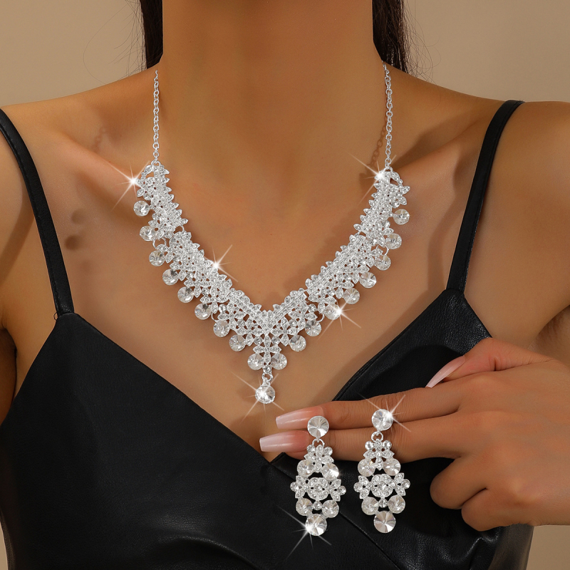 Set nakita: Ogrlica i naušnice od legure, elektroplatiranje, privjesak: kristal, oblik: srce/kapljica/zvonić