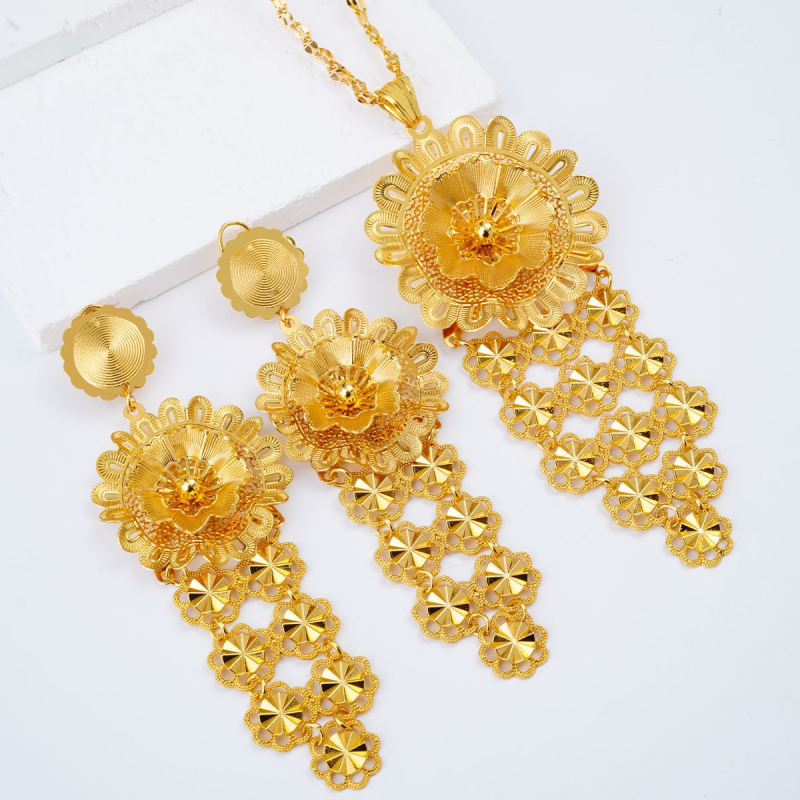 Set ogrlice i naušnica od legure s elektroplatiranjem, O- lanac, uzorak biljaka i cvijeća; Materijal: legura; Obrada: elektroplatiranje; Set: naušnice+ogrlica; Lanac: O- lanac