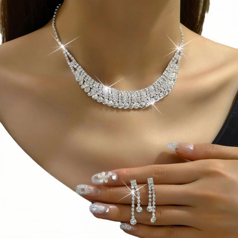 Set nakita s rhinestones: naušnice i ogrlica, materijal - rhinestones, elektroplating, običan lanac