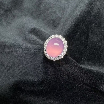 Kalcedonski set sa srebrnom ugradbom: ogrlica s privjeskom, naušnice i prsten – 3-djelni set, jesen 2024, prirodni stil