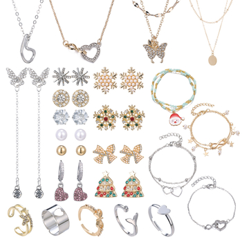 Set nakita: naušnice, prsten, narukvica i ogrlica; stil snježne pahulje; cinkova zliatina; elektroplating; križni lanac; privjesak od legure.