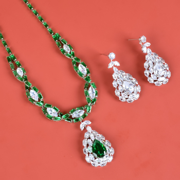 Set nakita: Ogrlica i naušnice s kapljicom vode, bakar, Zircon uložak, Rhinestone privjesak, uvijeni lanac, motiv sazviježđa