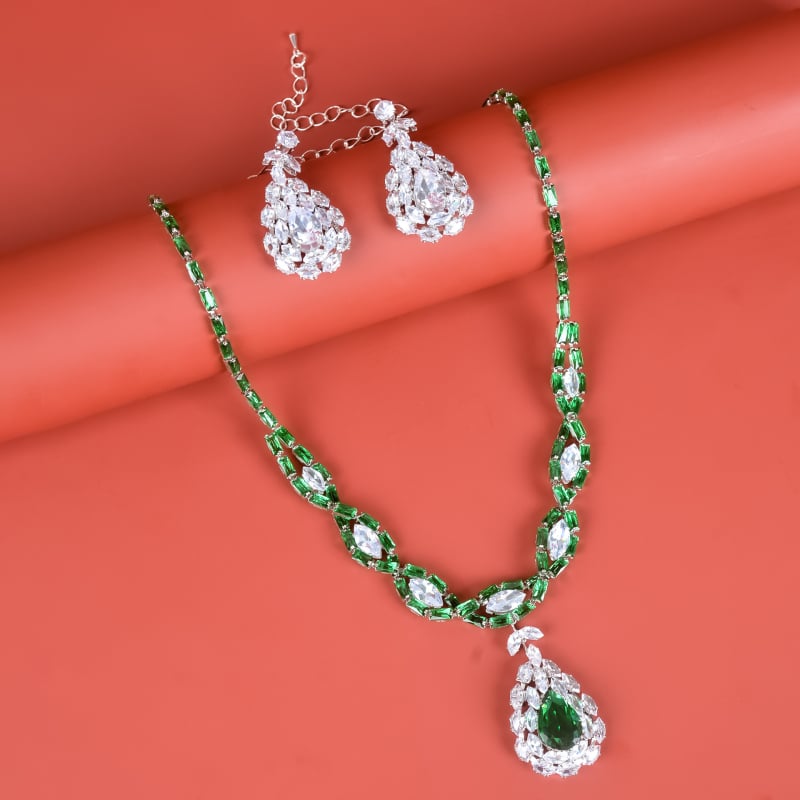 Set nakita: Ogrlica i naušnice s kapljicom vode, bakar, Zircon uložak, Rhinestone privjesak, uvijeni lanac, motiv sazviježđa