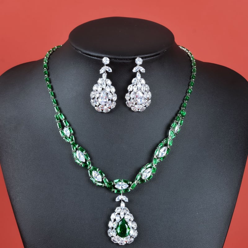 Set nakita: Ogrlica i naušnice s kapljicom vode, bakar, Zircon uložak, Rhinestone privjesak, uvijeni lanac, motiv sazviježđa