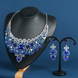 Set naušnica i ogrlice – legura, s dijamantnim postavljanjem, ogrlica u obliku O, privjesak od titan čelika