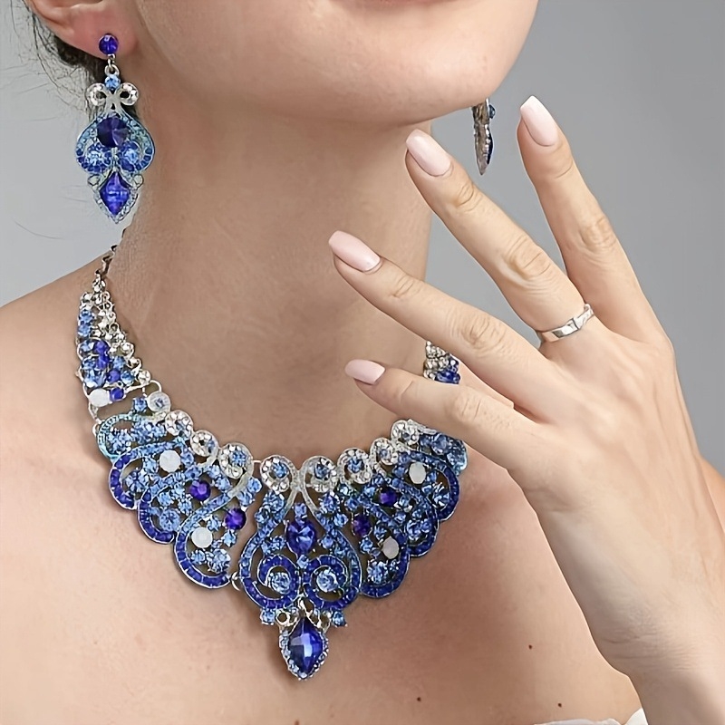 Set naušnica i ogrlice – legura, s dijamantnim postavljanjem, ogrlica u obliku O, privjesak od titan čelika