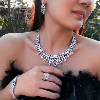 Bakreni nakit s cirkonom, četverodijelni set: naušnice, ogrlica, narukvica, prsten; uzorci: srce, kapljica, zvono; stil: svježe i slatko