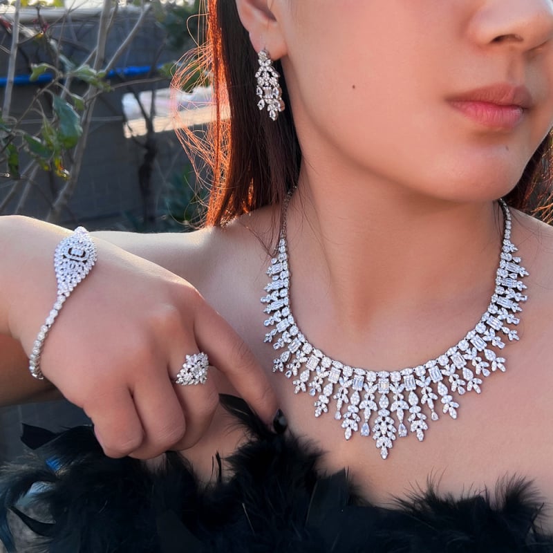 Bakreni nakit s cirkonom, četverodijelni set: naušnice, ogrlica, narukvica, prsten; uzorci: srce, kapljica, zvono; stil: svježe i slatko