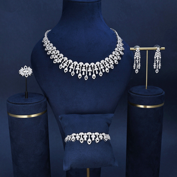 Set nakita: naušnice + ogrlica + dodaci za ruku; bakar, elektropliranje, vijčasti lanac, privjesak s miješanim kamenjem