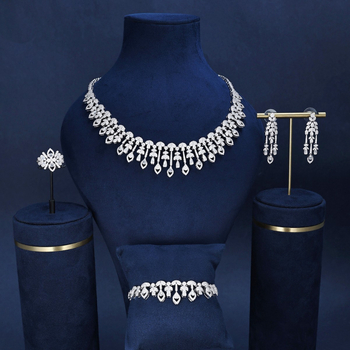 Set nakita: naušnice + ogrlica + dodaci za ruku; bakar, elektropliranje, vijčasti lanac, privjesak s miješanim kamenjem