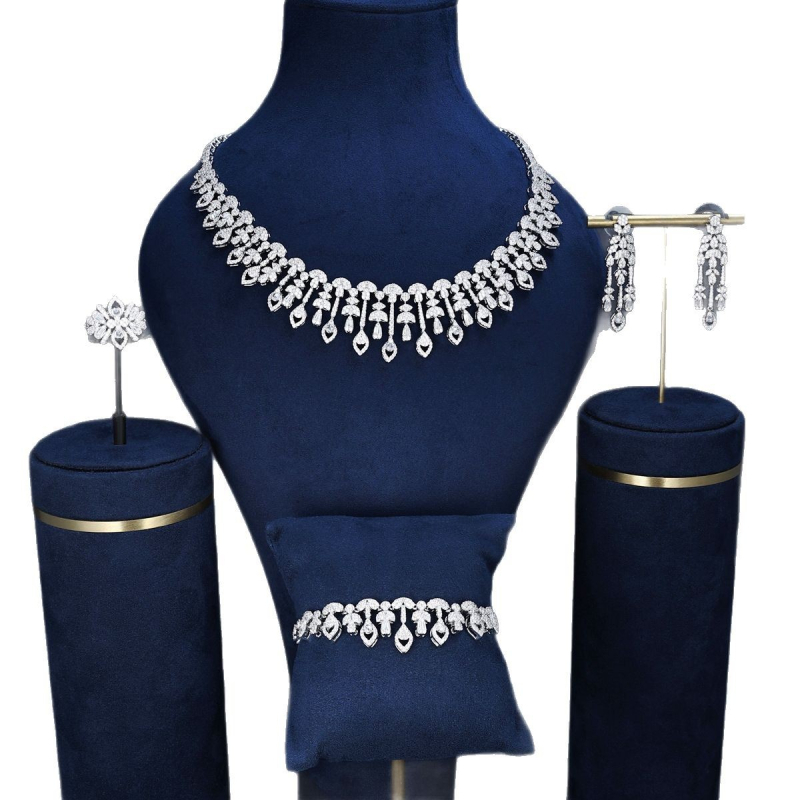 Set nakita: naušnice + ogrlica + dodaci za ruku; bakar, elektropliranje, vijčasti lanac, privjesak s miješanim kamenjem