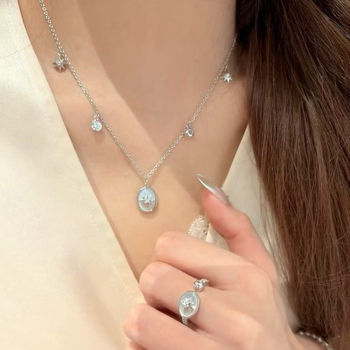 Set de bijuterii din argint 925: inel, cercei, brățară și colier cu lanț Chopard, motive cu șase colțuri în stea și corpuri cerești, lux ușor, stil palat retro