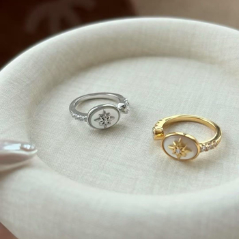 Set de bijuterii din argint 925: inel, cercei, brățară și colier cu lanț Chopard, motive cu șase colțuri în stea și corpuri cerești, lux ușor, stil palat retro