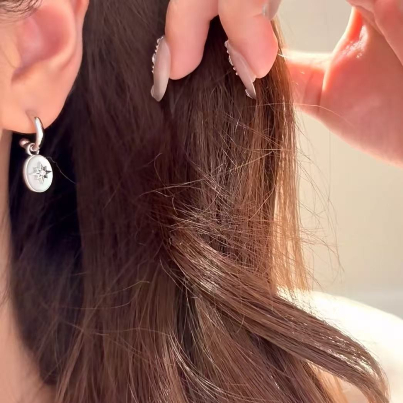 Set de bijuterii din argint 925: inel, cercei, brățară și colier cu lanț Chopard, motive cu șase colțuri în stea și corpuri cerești, lux ușor, stil palat retro