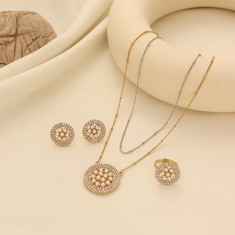 Set nakita od legure: ogrlica s privjeskom u obliku štita i mačjim motivom, naušnice i narukvica, elektropliranje, za žene, etnički stil