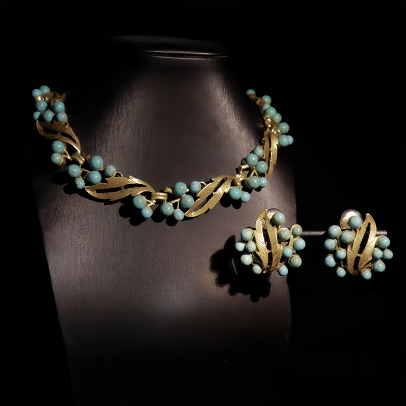 Levélmintázatú gyöngy nyaklánc és fülbevaló készlet; ötvözet, elektroplatírozás; szabványos lánc; szív, csepp és harang motívumok; retró irodalmi stílus; nőknek.