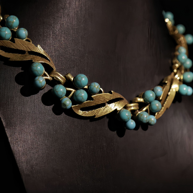 Levélmintázatú gyöngy nyaklánc és fülbevaló készlet; ötvözet, elektroplatírozás; szabványos lánc; szív, csepp és harang motívumok; retró irodalmi stílus; nőknek.