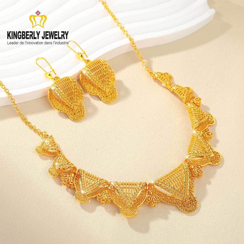 Комплект бижута: колие и обеци с флорални мотиви, 24K-покритие върху медна сплав, перлена нишка, пролет 2025