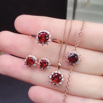 Set natural Mozambic garnet cu argint 925 – cercei și brățară, încrustate, design simplu și elegant