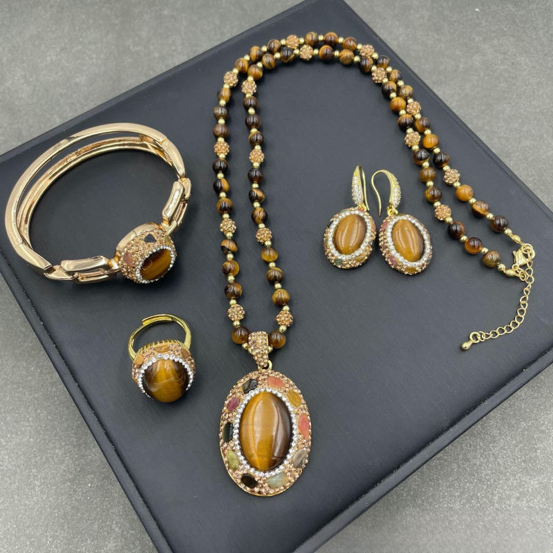 Tigriszem kő ékszerszett — gyémánt beépítés; fülbevalók, nyaklánc és karkötő; márka meiyu; modell 7001