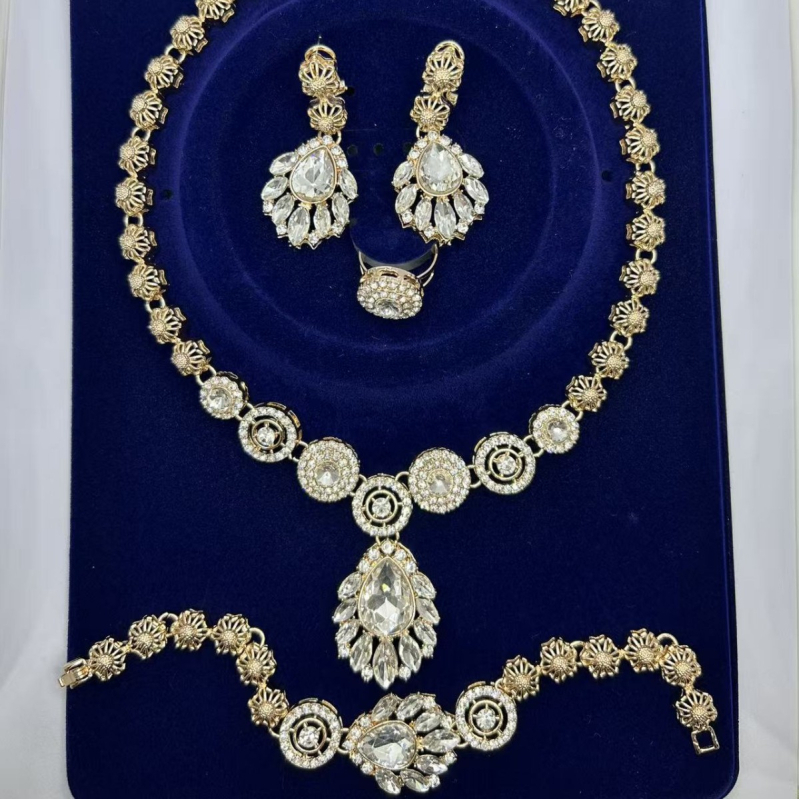 Set de bijuterii pentru nuntă: colier și cercei cu pandantiv din rhinestone, lanț din aliaj placat, design geometric, accente din sticlă/lapis lazuli