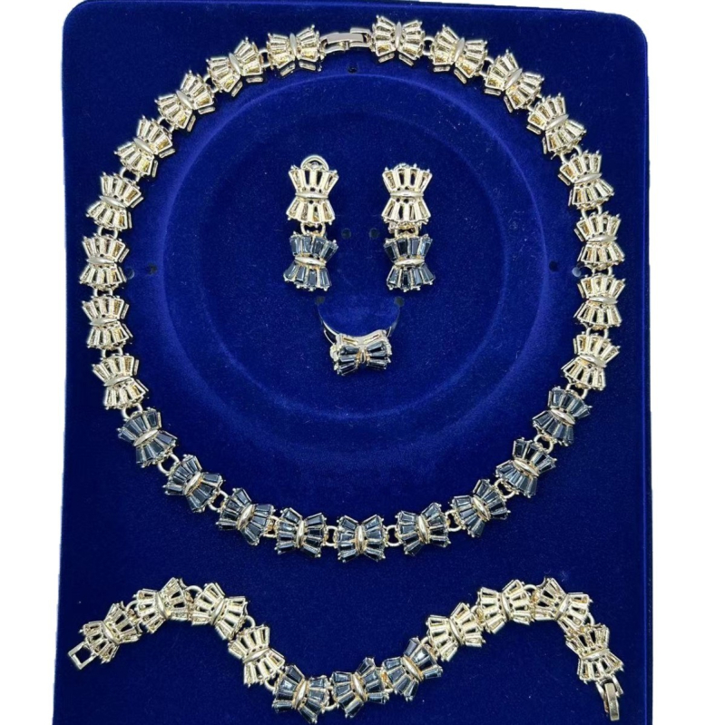 Set de bijuterii pentru nuntă: colier și cercei cu pandantiv din rhinestone, lanț din aliaj placat, design geometric, accente din sticlă/lapis lazuli