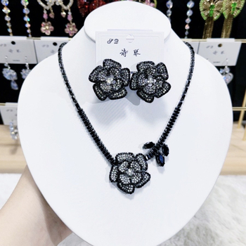 Комплект колие и обици с цвете от имитационни кристали и циркони, верига за ключица, меден висулка, електроплаване