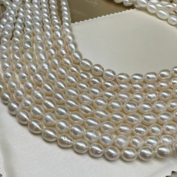 Värskevee pärlite riisiforma kaelakee – kõrge läige, täispärlid väikeste defektidega