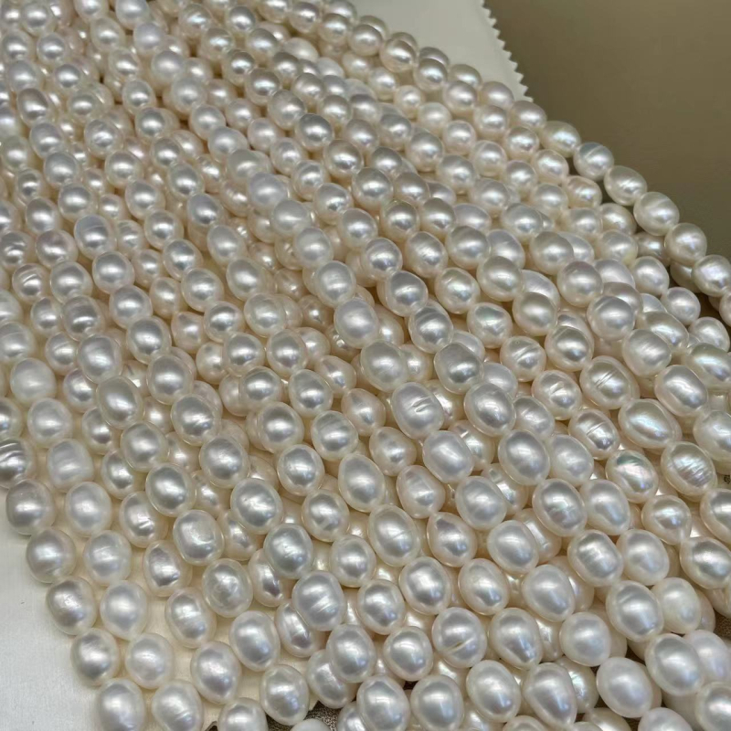 Värskevee pärlite riisiforma kaelakee – kõrge läige, täispärlid väikeste defektidega
