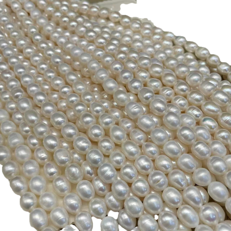 Värskevee pärlite riisiforma kaelakee – kõrge läige, täispärlid väikeste defektidega