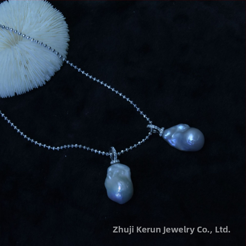 Kaklo karolinis su gėlavandenėmis Baroko perlėmis, ypatingos formos, 925 sidabras