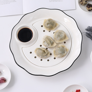 Keraamiline pelmeenide taldrik drenaažiga kahekihilise plaadi ja äädikaussiga — ümmargune, kaasaegne minimalistlik stiil