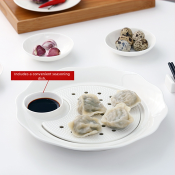 Keraamiline pelmeenide taldrik drenaažiga kahekihilise plaadi ja äädikaussiga — ümmargune, kaasaegne minimalistlik stiil