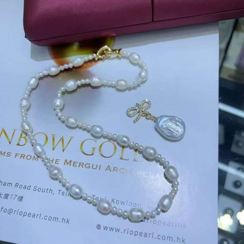 Fukang Κολιέ από Μαργαριάρια Γλυκού Νερού με μαργαριτάρια σε σχήμα ρυζιού/σταγόνας, κρεμαστό μαργαριτάρι, κλείσιμο από κράμα