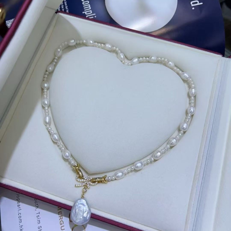 Fukang Κολιέ από Μαργαριάρια Γλυκού Νερού με μαργαριτάρια σε σχήμα ρυζιού/σταγόνας, κρεμαστό μαργαριτάρι, κλείσιμο από κράμα