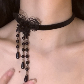Halloween ogrlica u gotičkom Lolita stilu s čipkom, leptir-perlama i resicama, Bowknot lanac (Materijal: lažna perla; Ručna izrada; Oblik: Bowknot; Opseg: 31–40 cm)