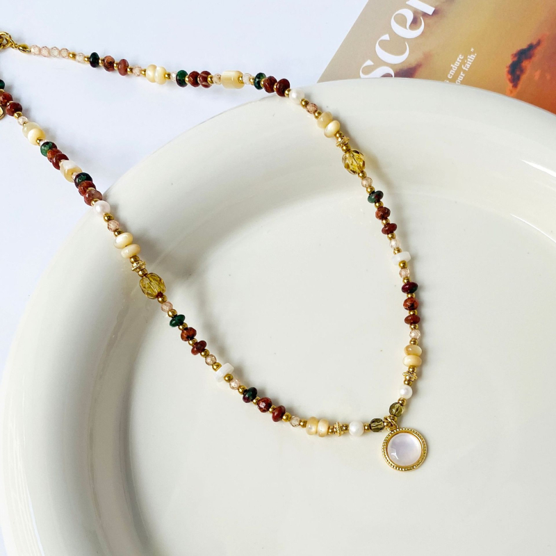 Kulcscsont-nyaklánc abakusz gyöngyökkel és édesvízi gyöngyökkel, kézzel készített, retro stílus, elektroplating bevonat, eredet Lishui, 2025 nyári bevezetés