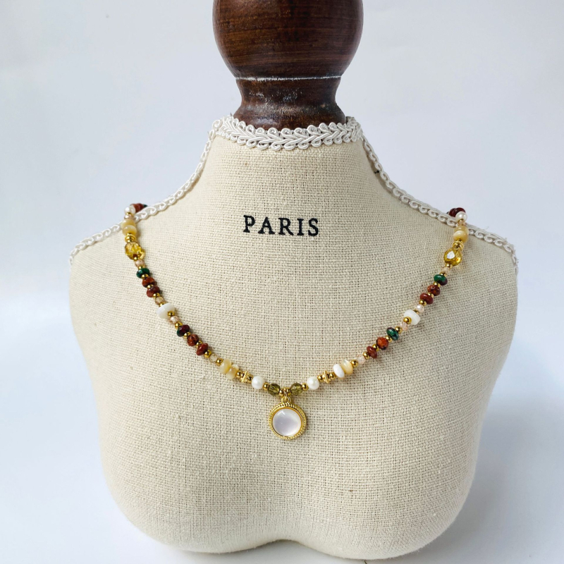 Kulcscsont-nyaklánc abakusz gyöngyökkel és édesvízi gyöngyökkel, kézzel készített, retro stílus, elektroplating bevonat, eredet Lishui, 2025 nyári bevezetés