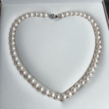 Édesvízi gyöngyökből álló nyaklánc-készlet, közel kerek gyöngyökkel, S925 ezüst zárással, hosszúság 41-50 cm, gyöngyök átmérője 8-9 mm