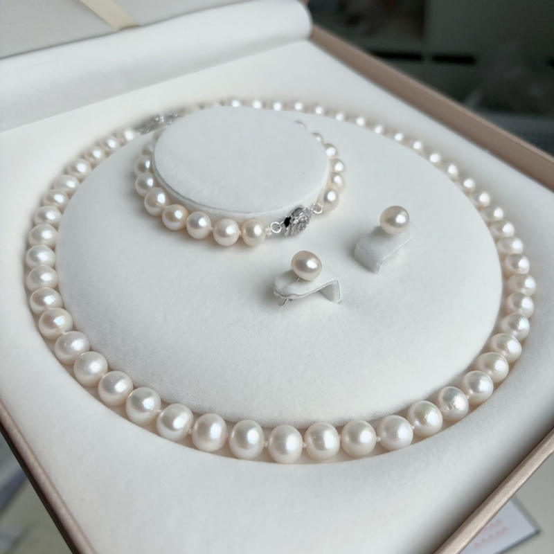 Édesvízi gyöngyökből álló nyaklánc-készlet, közel kerek gyöngyökkel, S925 ezüst zárással, hosszúság 41-50 cm, gyöngyök átmérője 8-9 mm